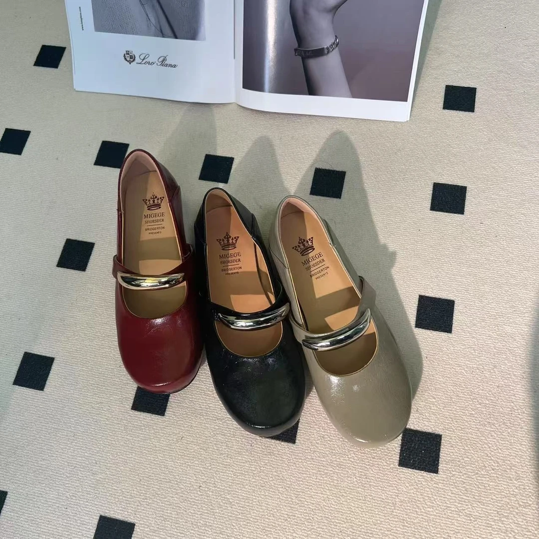 一字带扣手抓纹红色玛丽珍单鞋2025年春季新款百搭浅口平底单鞋