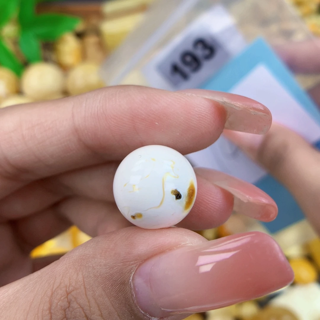 未镶嵌蜜蜡珠宝奇石14 沁色