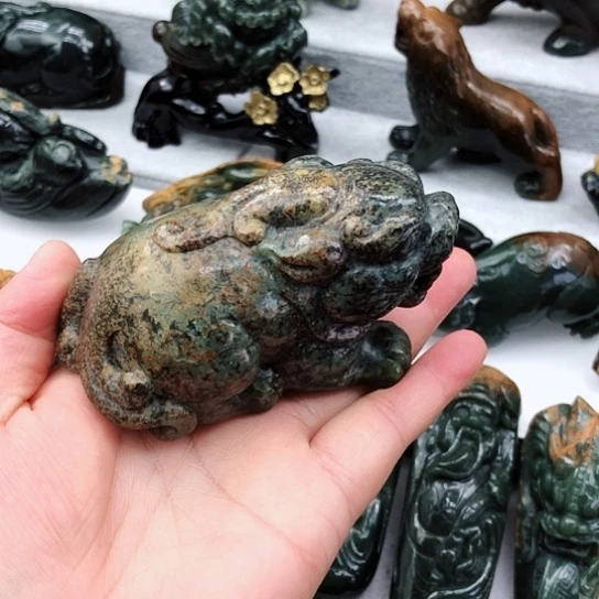 岫岩河磨玉（透闪石质玉）把件未镶嵌抖**站