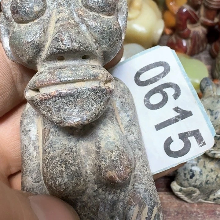 和田玉颈饰未镶嵌不**缘