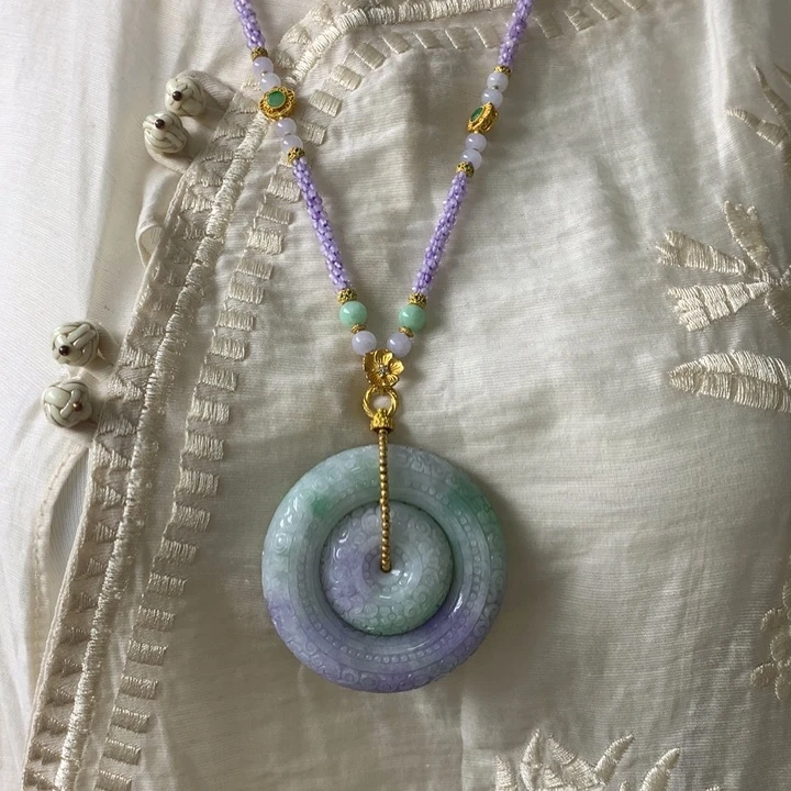 翡翠吊坠(赠链)未镶嵌