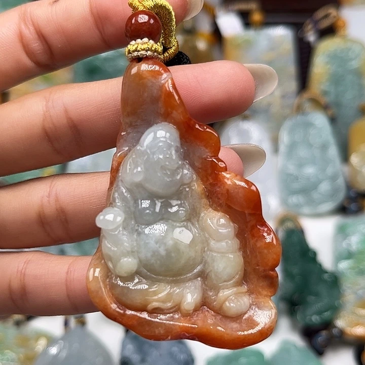 翡翠未镶嵌颈饰自在佛