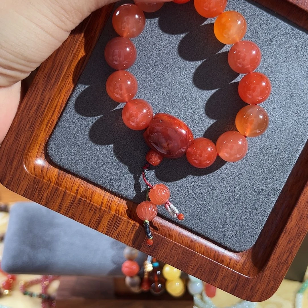 颈饰未镶嵌南红玛瑙