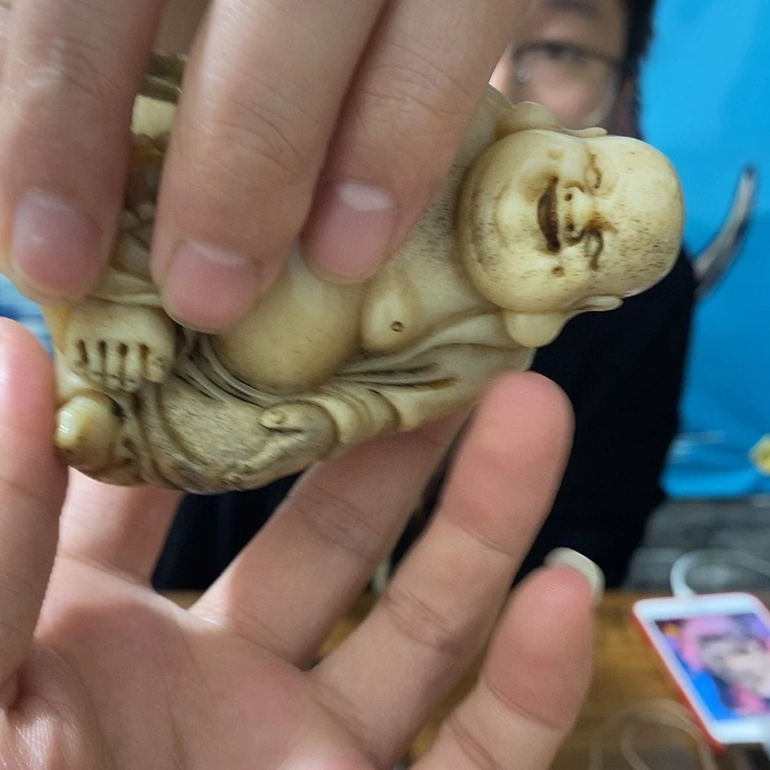 鹿骨其他【青花立体雕刻弥勒佛】