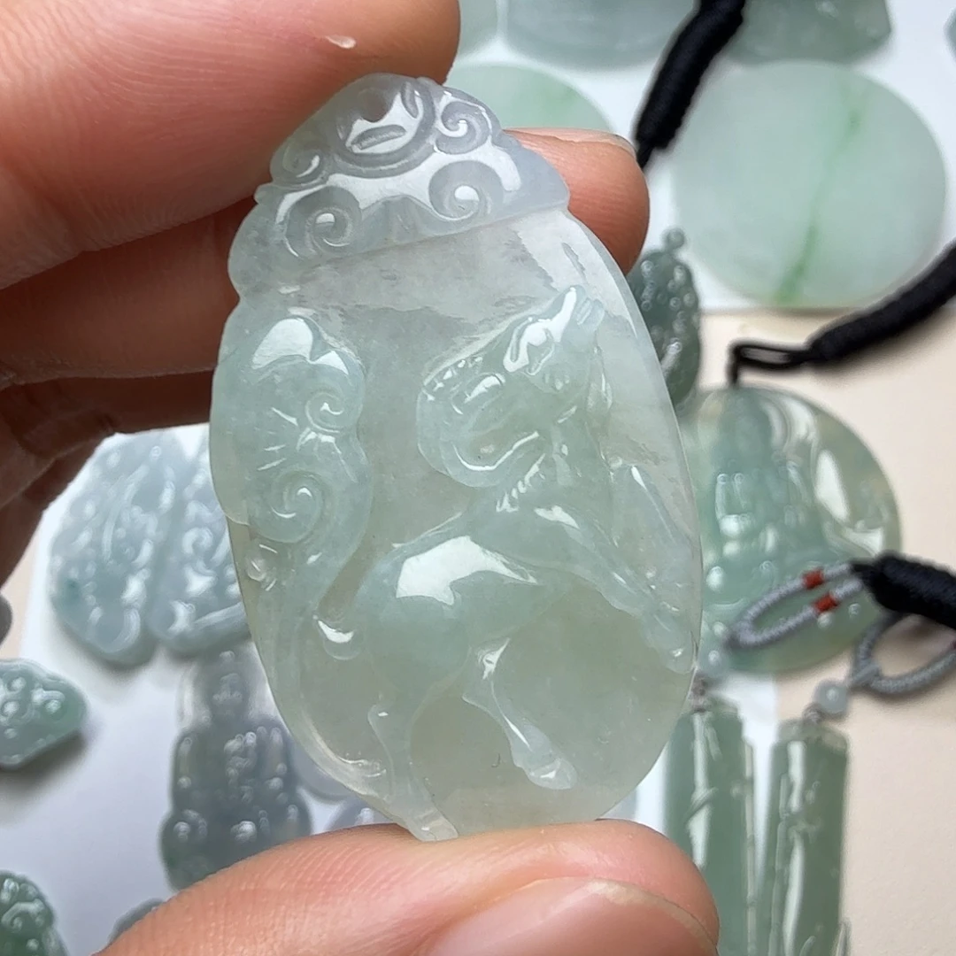 翡翠未镶嵌颈饰天然缅甸翡翠A冰种羊牌