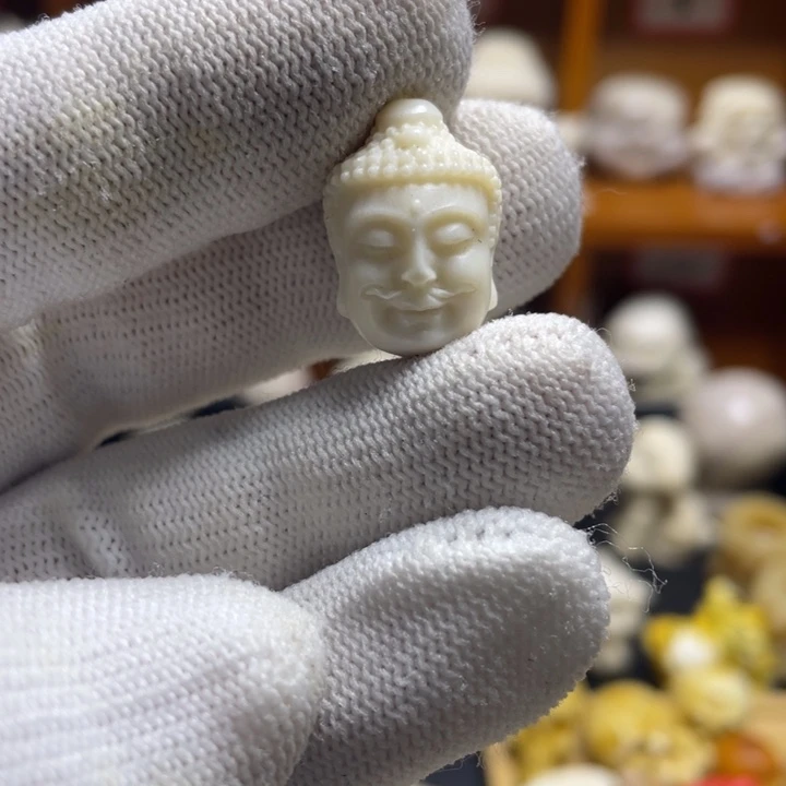 非金属皮质配饰鹿角雕刻佛首