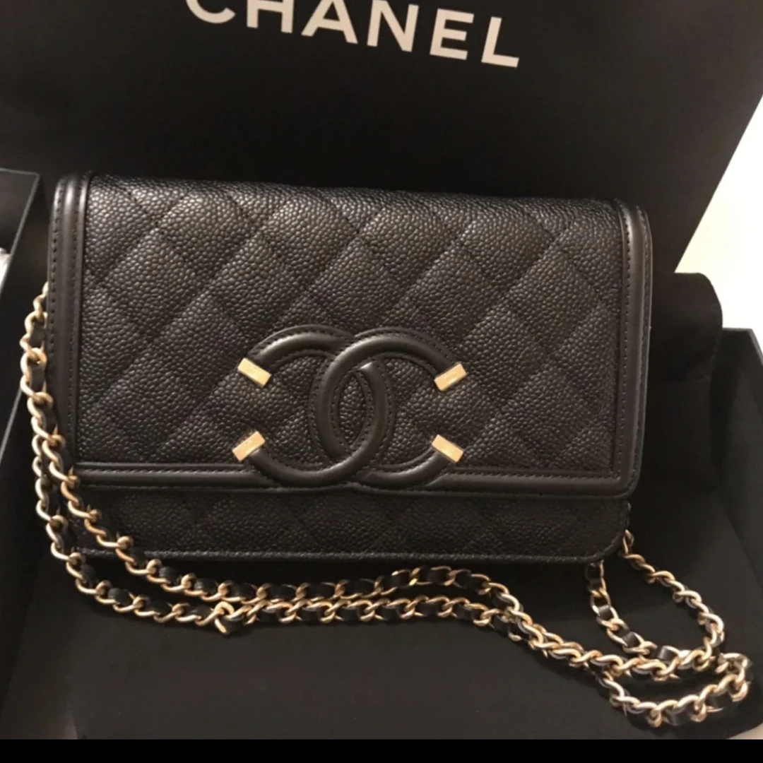 95新 Chanel/香奈儿 多多奢品/香奈儿中号黑金荔枝牛大logo/98新