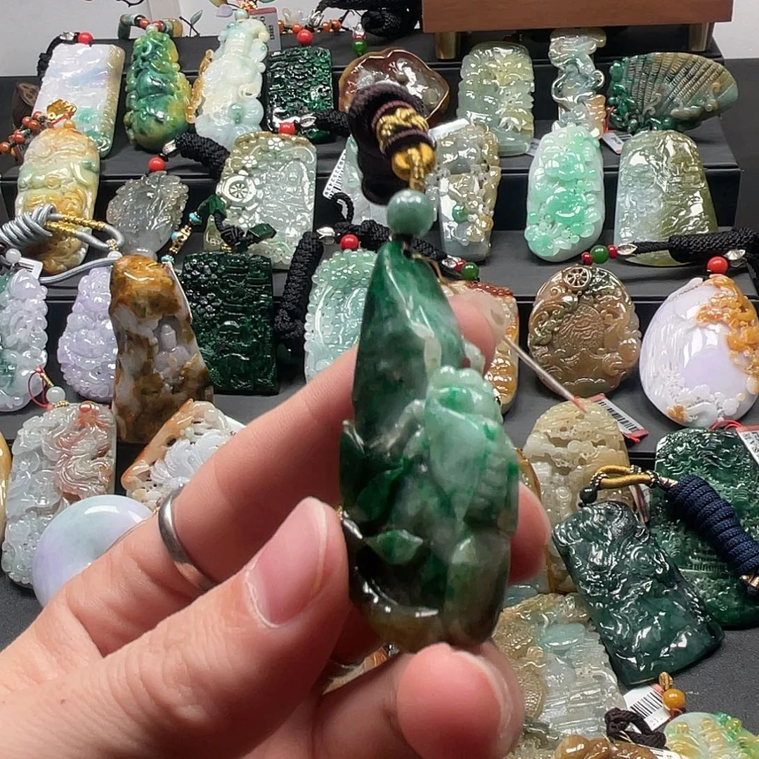 翡翠未镶嵌挂件26