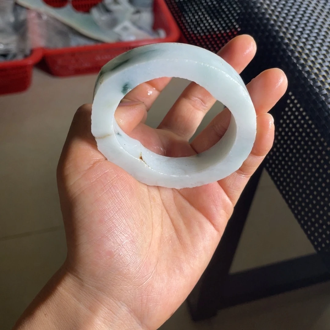 定制翡翠未镶嵌手镯