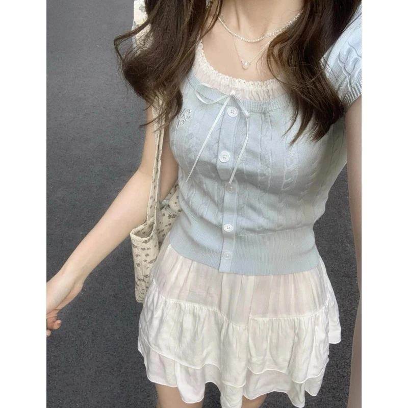 蓝色短款假两件刺绣薄款上衣女夏别致绝美设计感小众针织短袖t恤