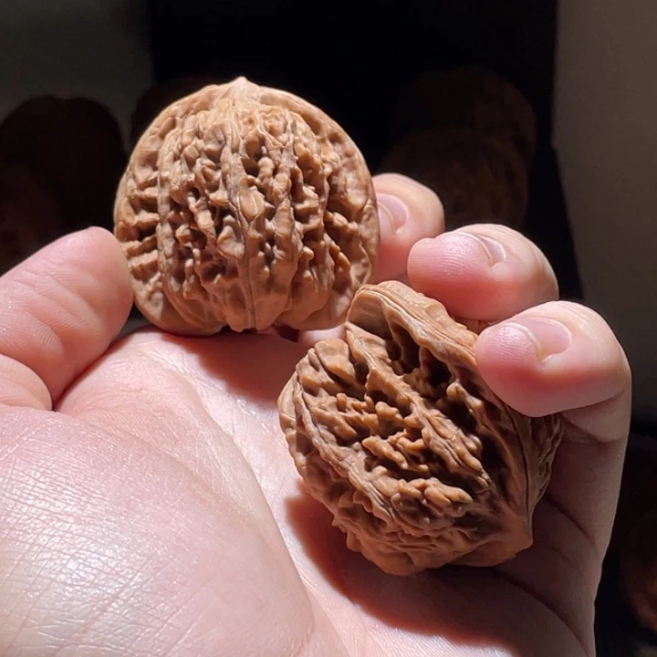 经***人桃核把件42加全品平谷楼子