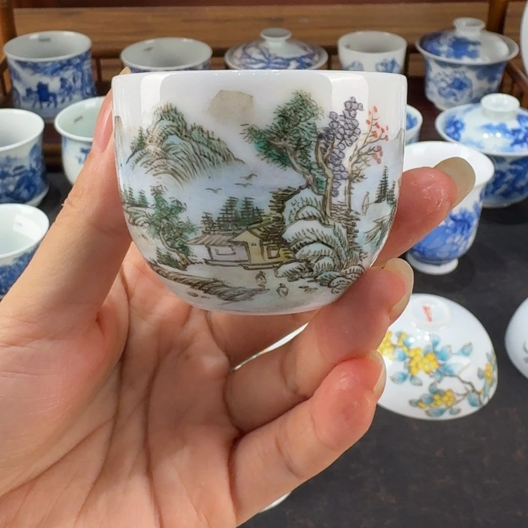 瑕疵品手工手绘粉彩山水主人杯50ml