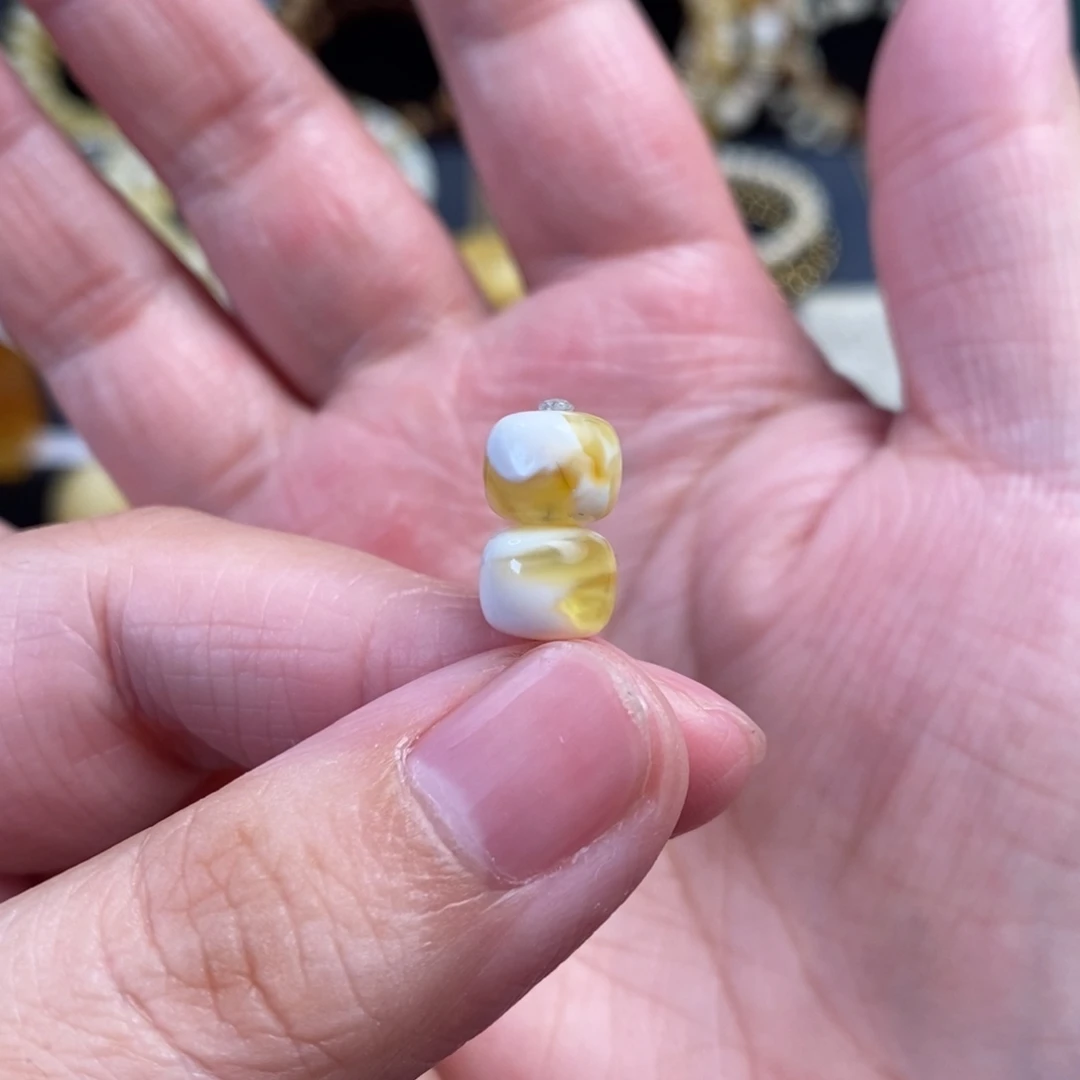 蜜蜡未镶嵌裸石金漆白溶洞老型对珠8