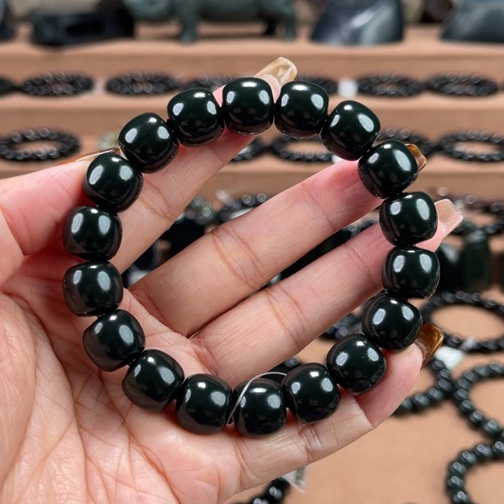 杨***树和田玉未镶嵌手链13