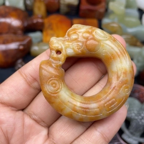 蛇纹石玉未镶嵌颈饰56