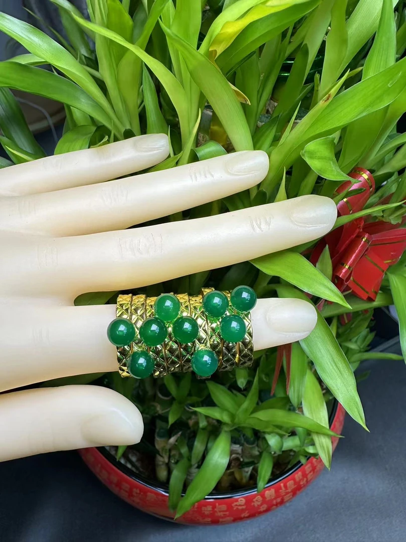 高端大气，时尚百搭， 碧绿戒指