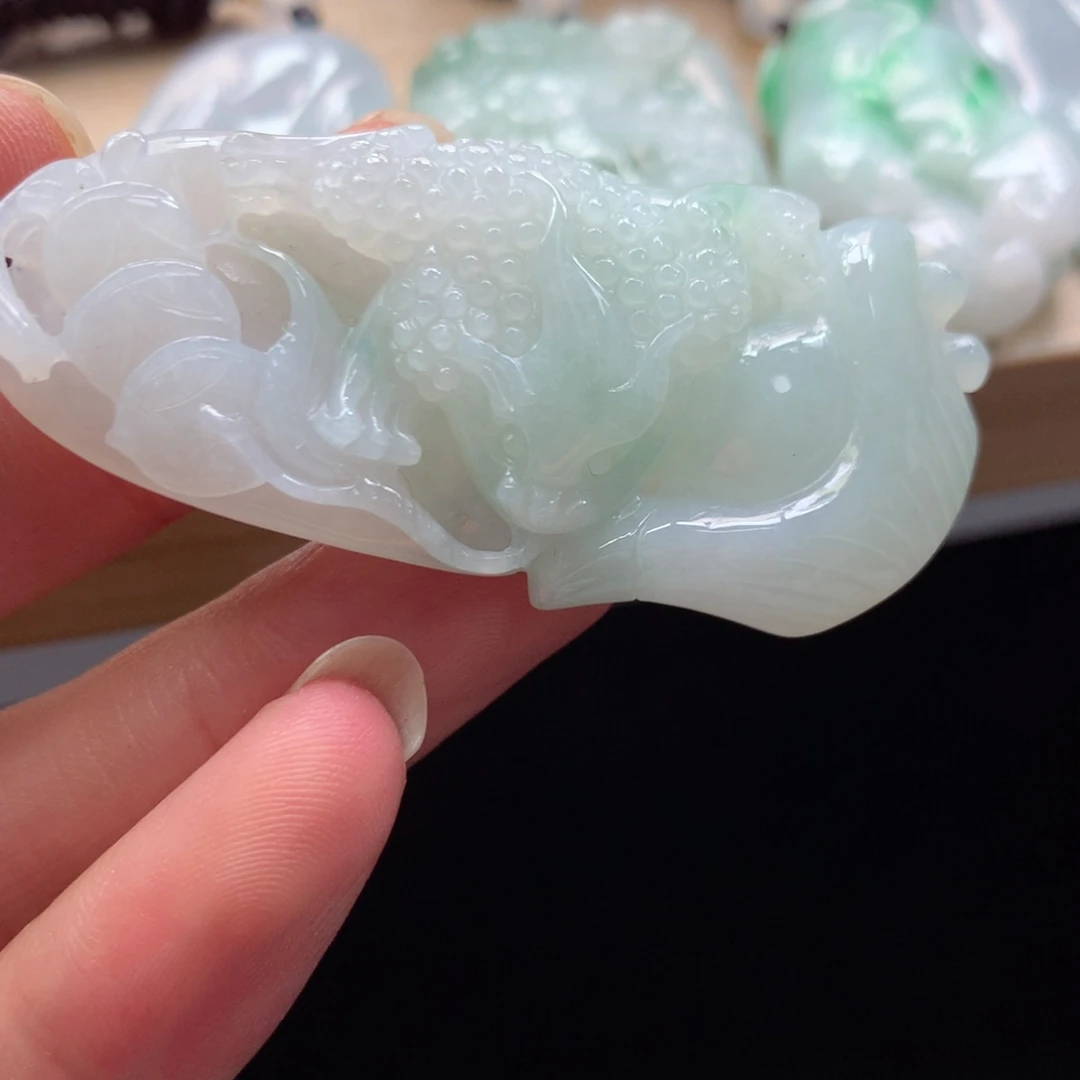 颈饰未镶嵌翡翠吊坠