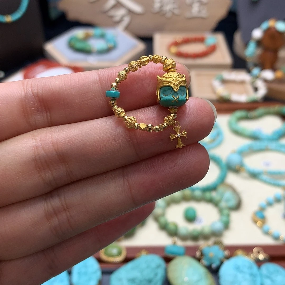 绿松石戒指18K金镶嵌