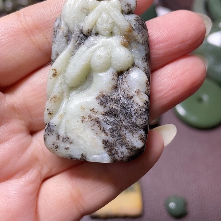 苦***美岫岩河磨玉（透闪石质玉）未镶嵌颈饰