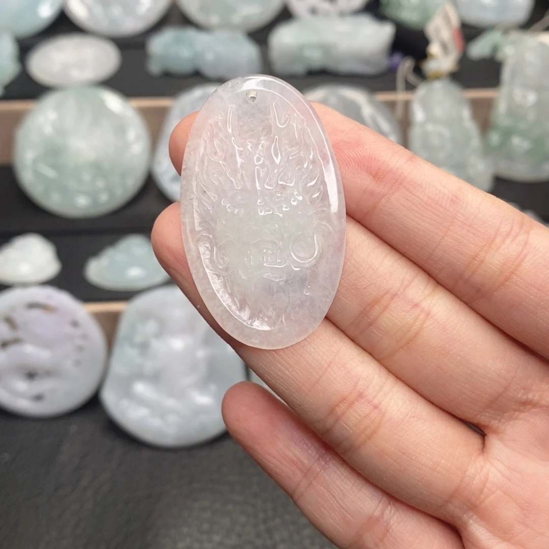 颈饰未镶嵌翡翠龙牌