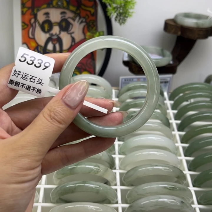 石英质玉未镶嵌手镯5339