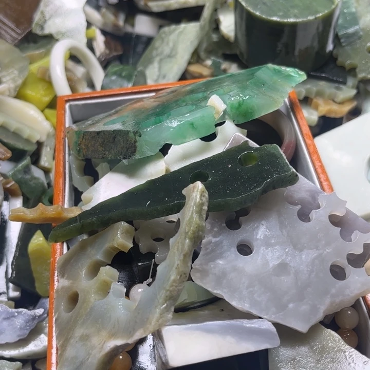 和田玉未镶嵌颈饰条*