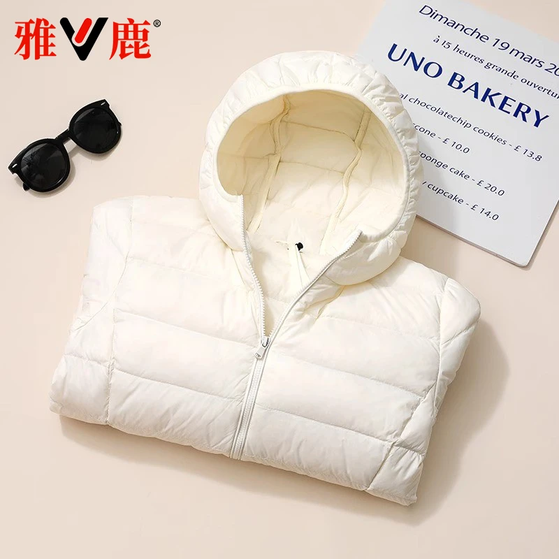 雅鹿2025年春季新款轻薄羽绒服女款轻便短款连帽立领显瘦过度外套