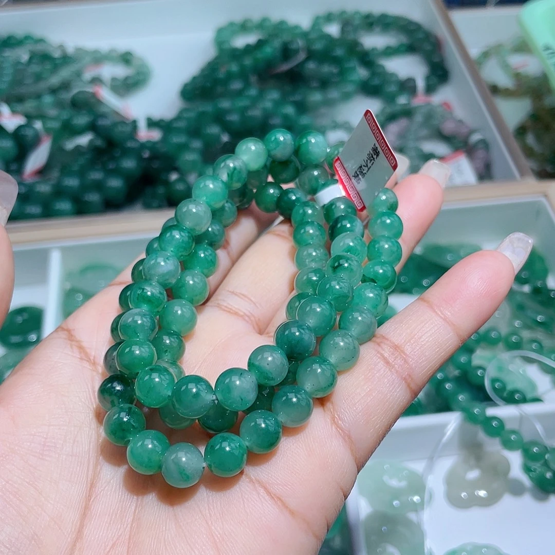 默***默石英质玉（非洲翠）未镶嵌手链