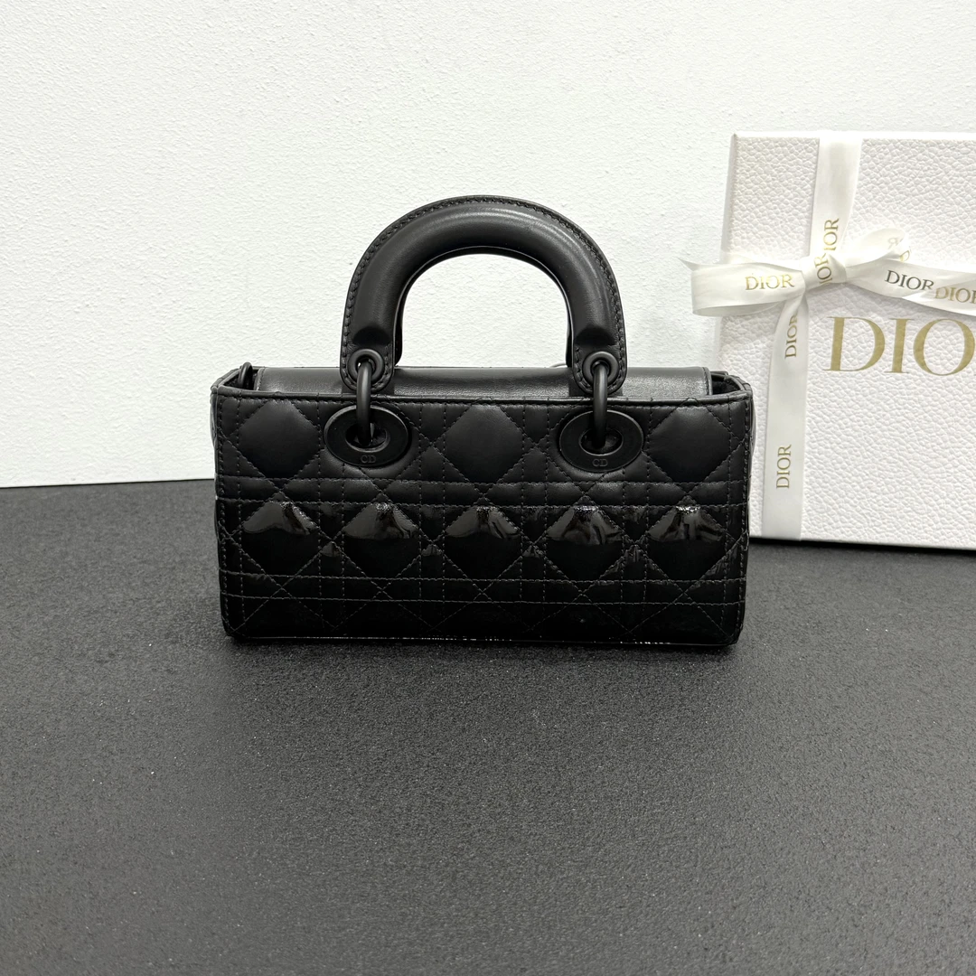 未使用 DIOR/迪奥 壹所奢品/DIOR 横版戴妃 漆皮拼皮 黑色 闲置
