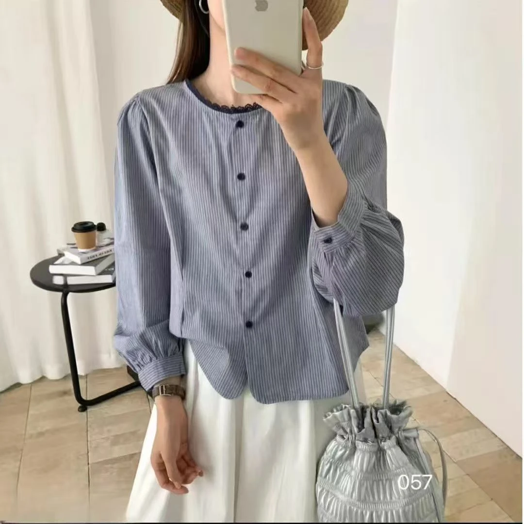 2025秋季新款法式圆领独特设计感休闲时尚复古文艺长袖衬衫上衣女