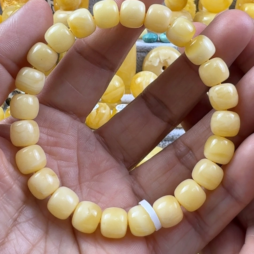 高***利蜜蜡未镶嵌裸石60