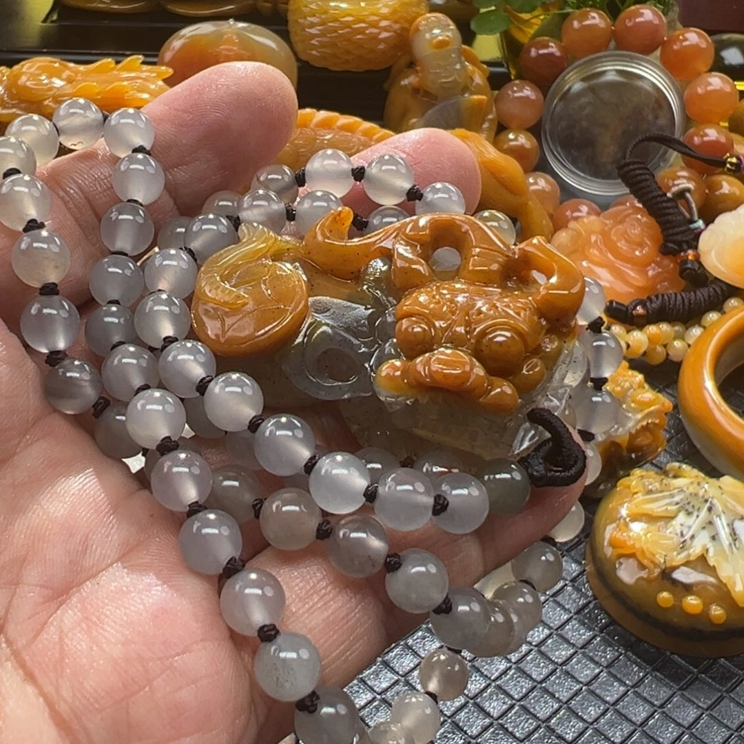 石英质玉未镶嵌颈饰