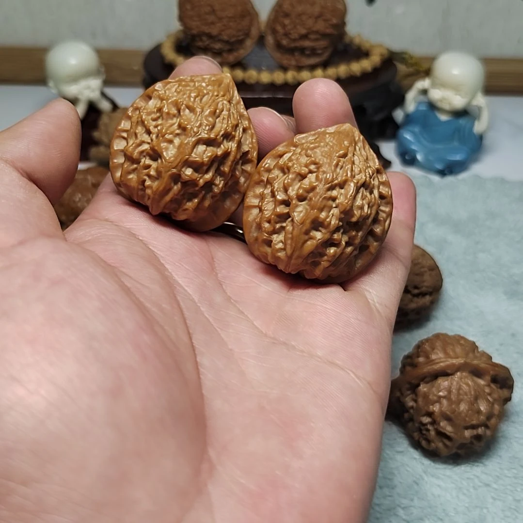 文玩核桃把件36金牛