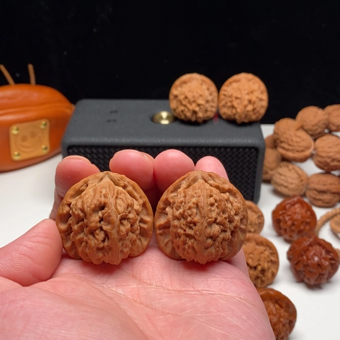 核桃白狮子全品无修