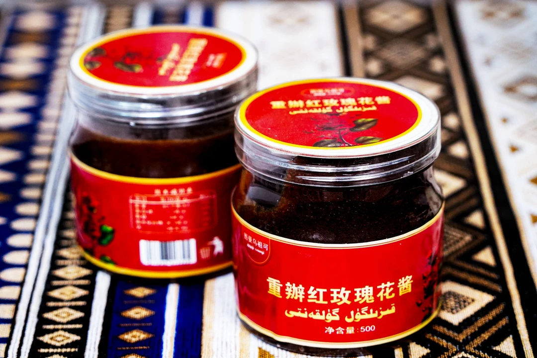 （قىزىلگۇل گۇلقەن ）500克重瓣红玫瑰花酱新疆植物食品