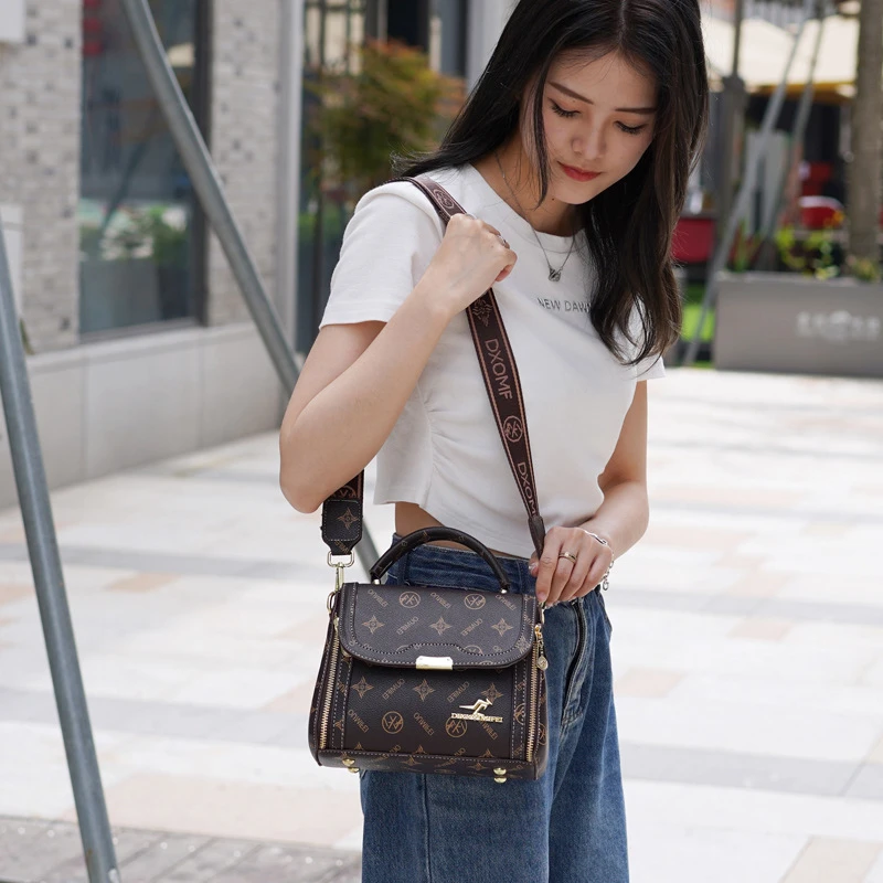 经典韩版真皮休闲单肩包FM001单肩包百搭时尚小方包小包包印花