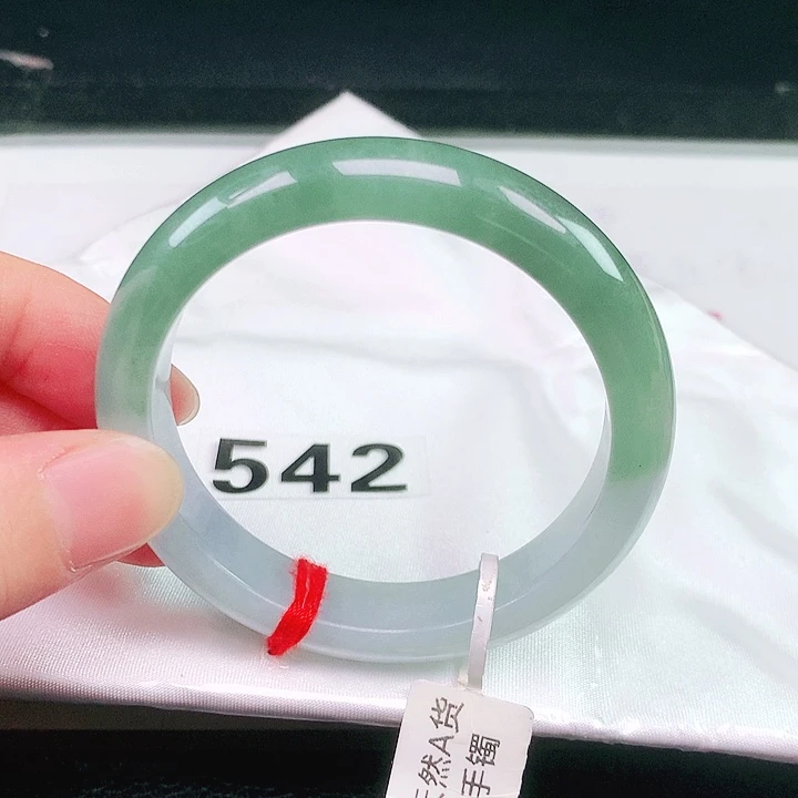 翡翠未镶嵌手镯542