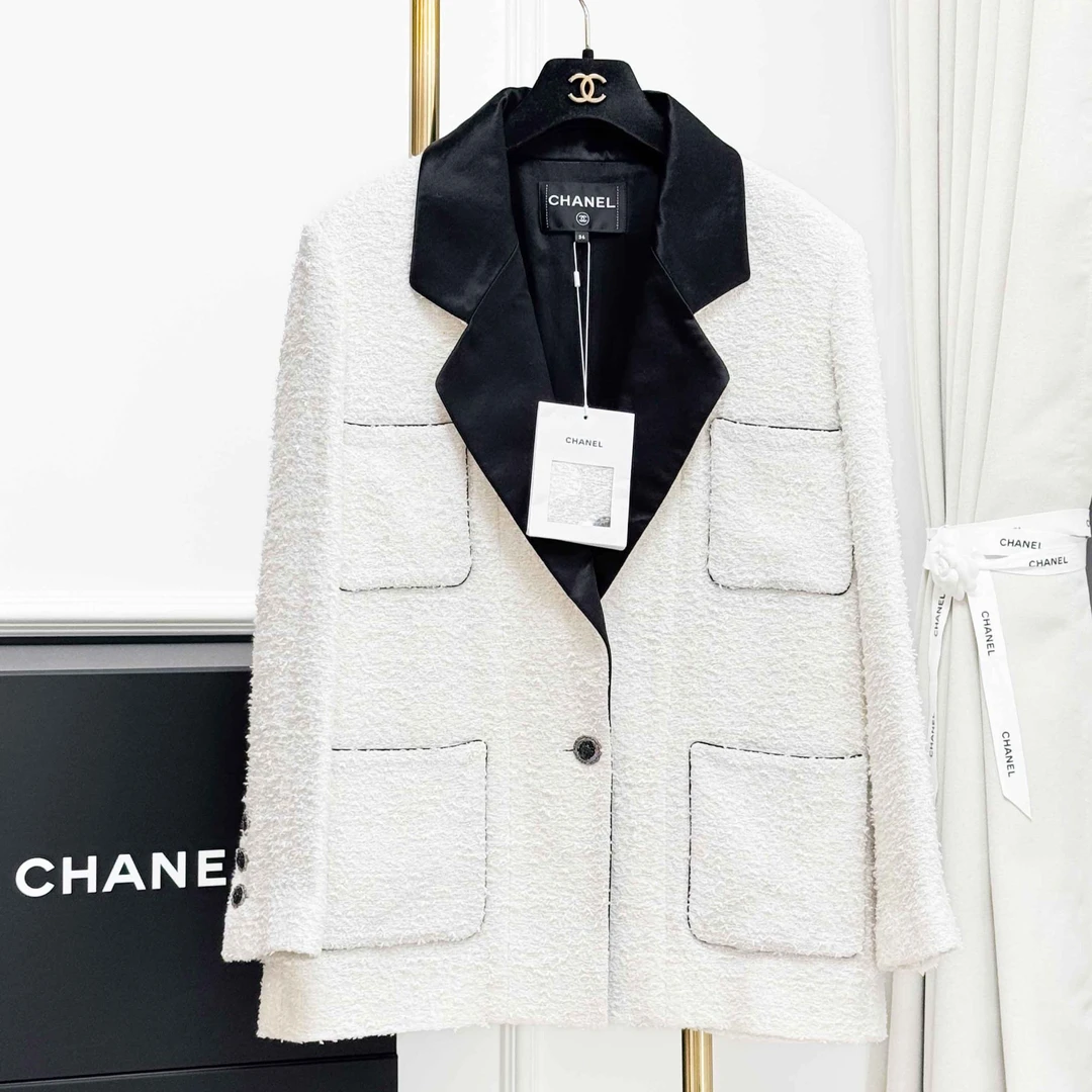 99新 Chanel/香奈儿 34码22P黑白拼色翻领四口袋西装外套
