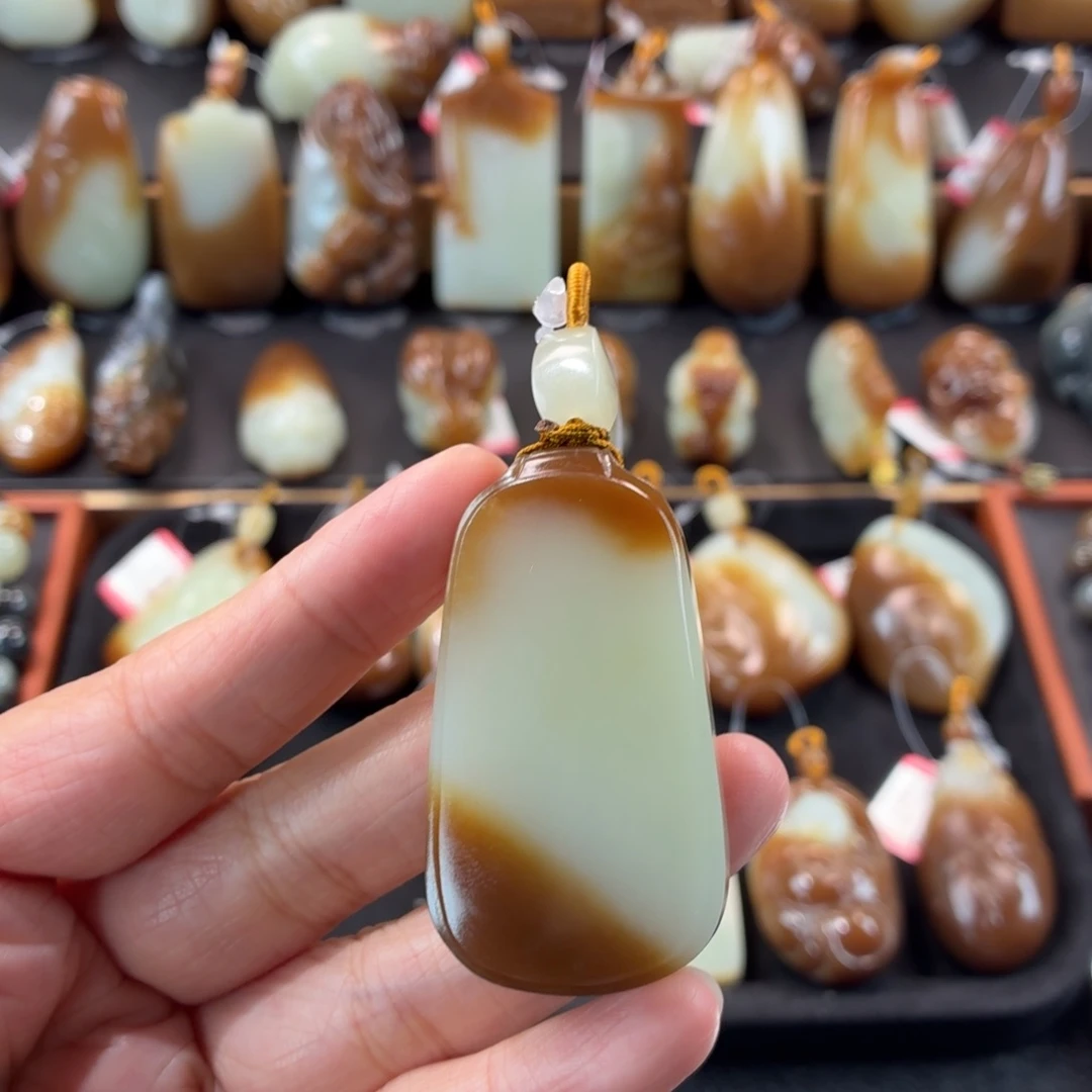 颈饰未镶嵌和田玉