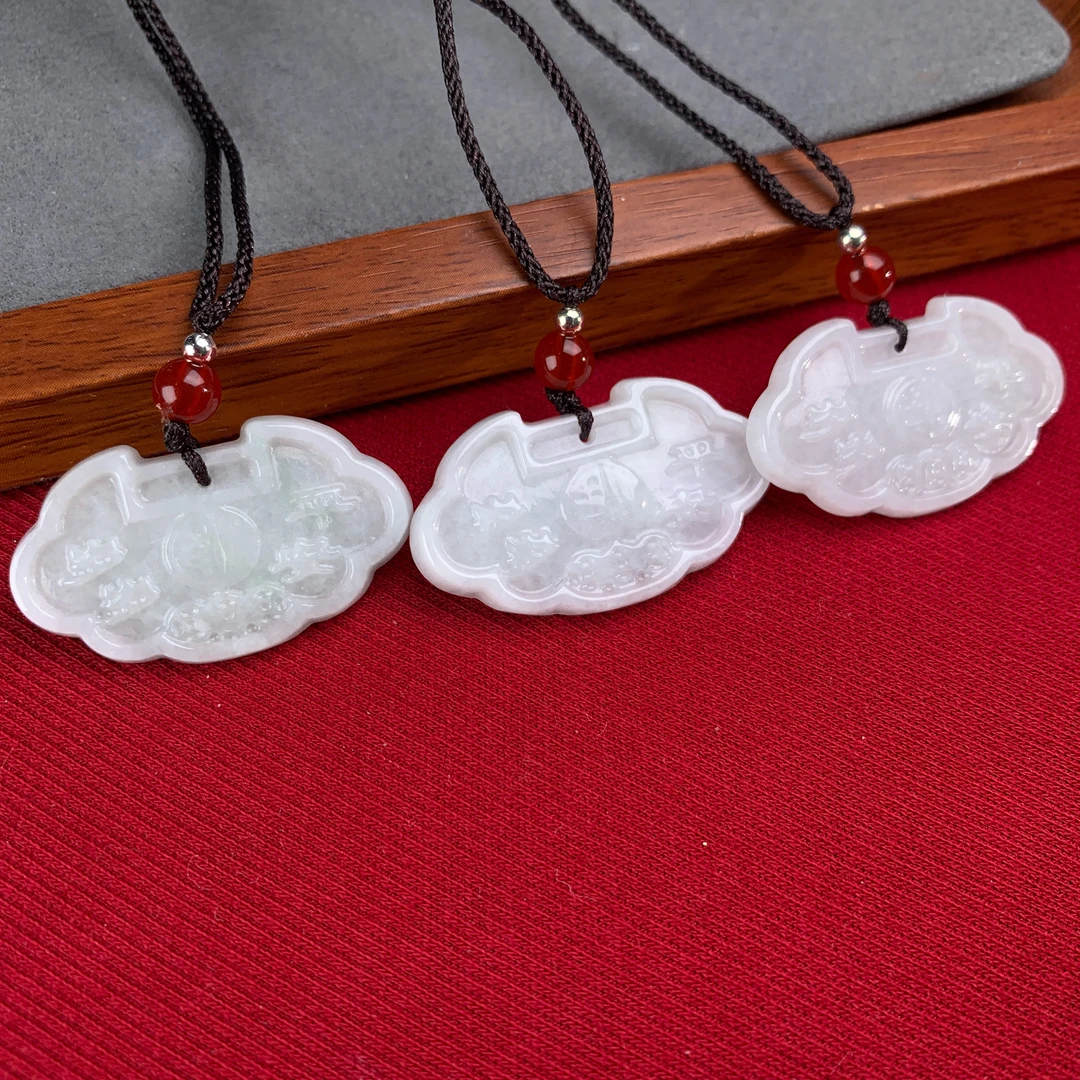 刘思懿【边城刀客】天然翡翠精美如意锁吊坠多样性发一件@572522