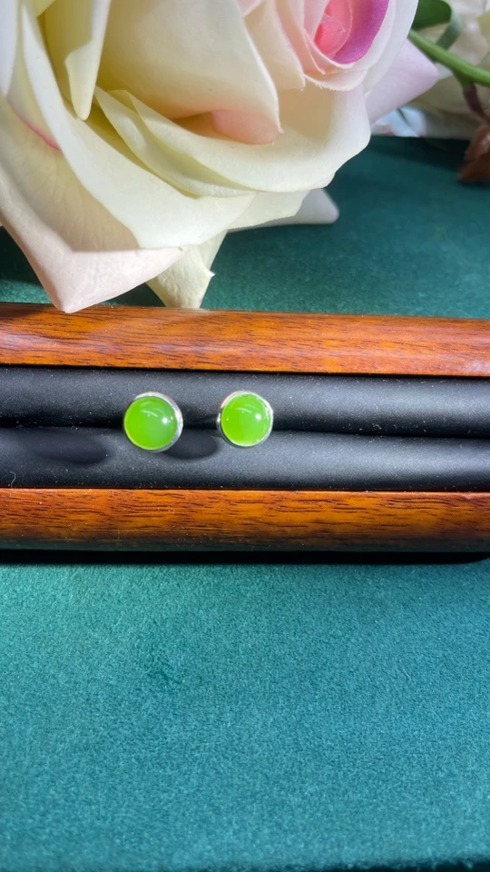 碧玉苹果绿简约时尚气质美女耳钉