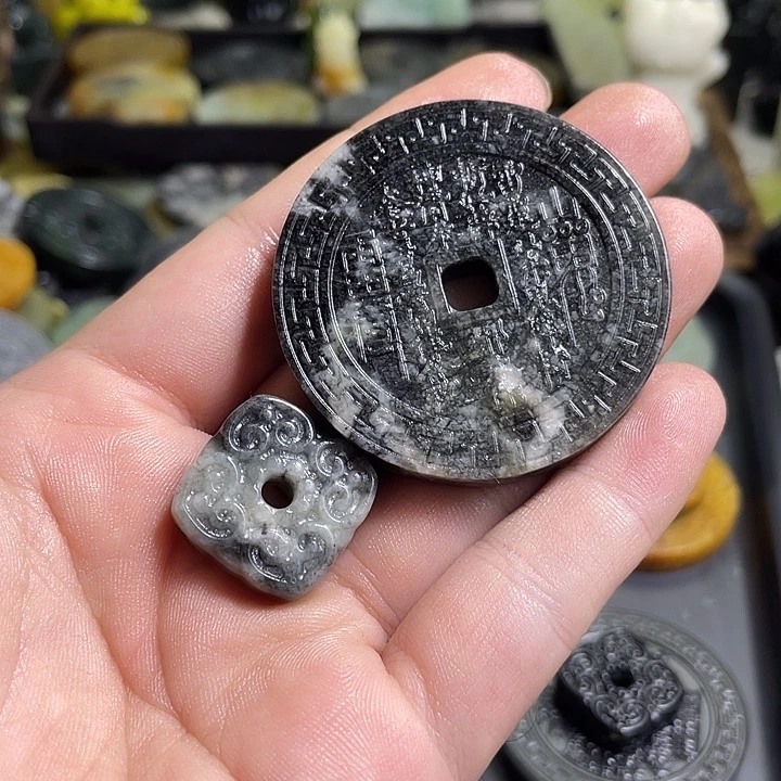 三***寻蛇纹石玉未镶嵌时尚岫玉挂件