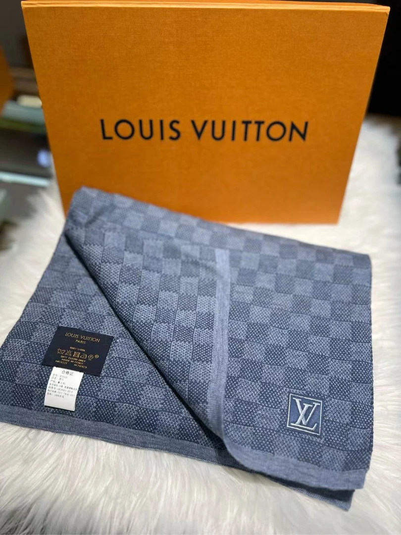 95新 LouisVuitton/路易威登 棋盘格围巾