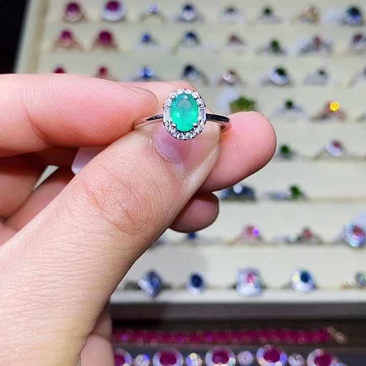 祖母绿戒指银S925镶嵌我****克1111