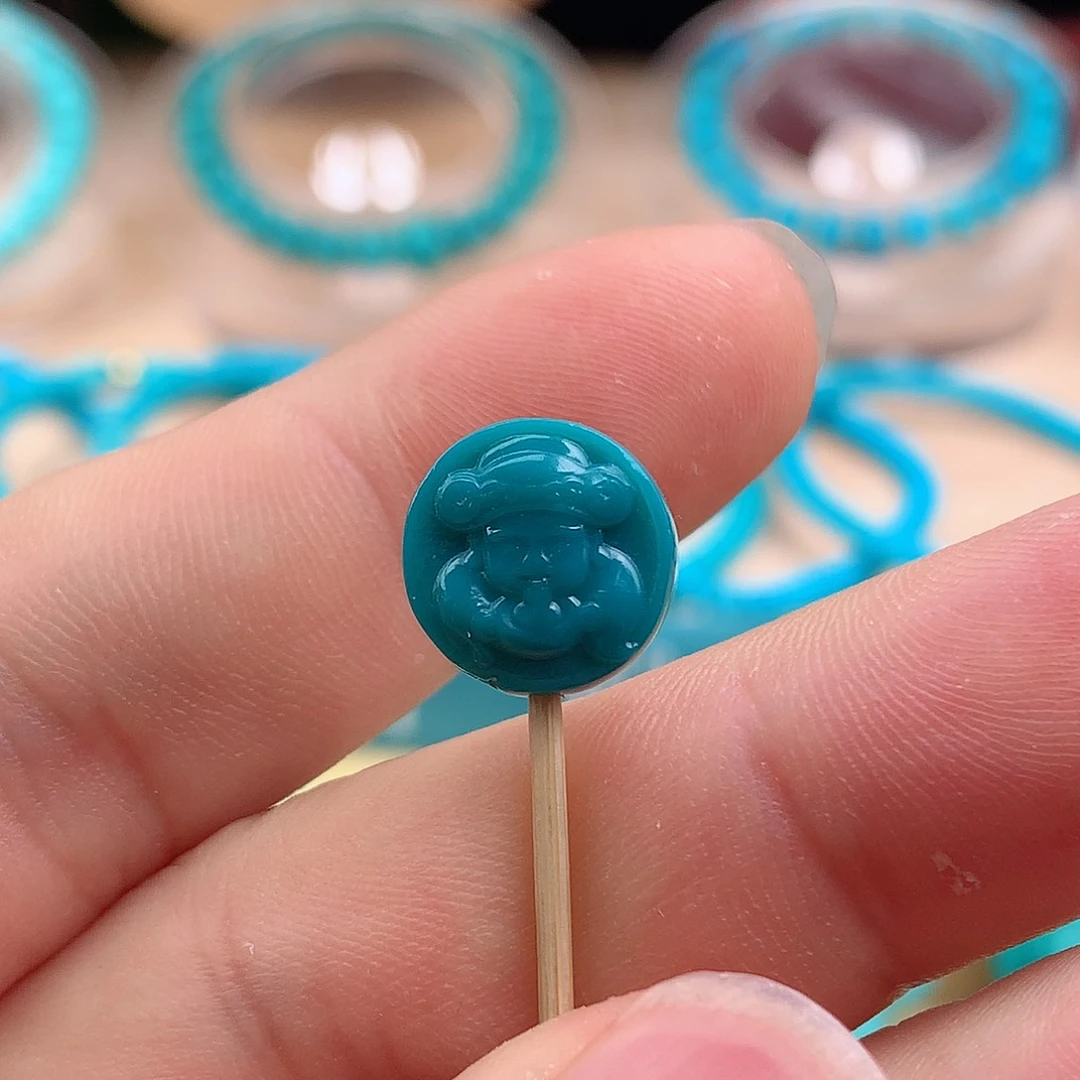 绿松石颈饰未镶嵌