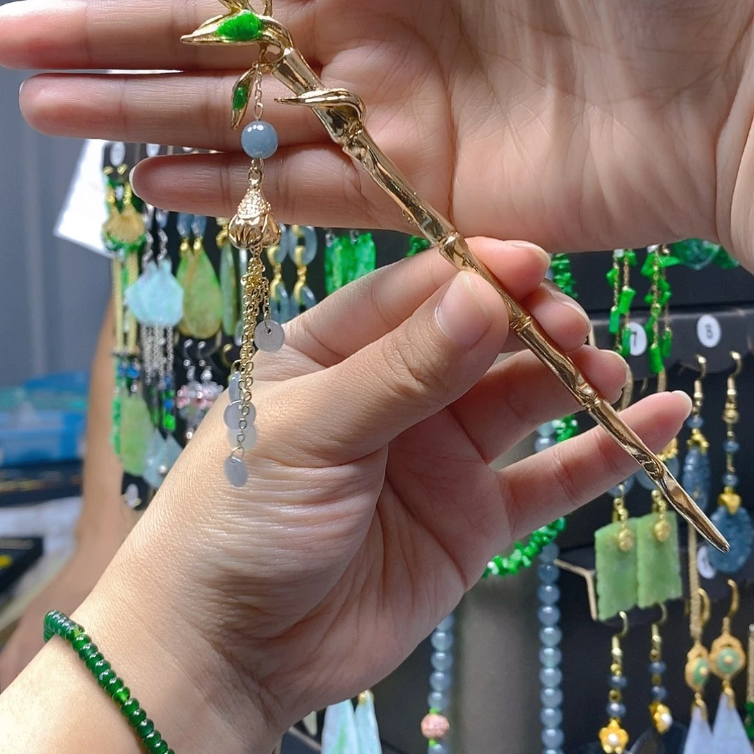 未镶嵌翡翠耳饰翡翠