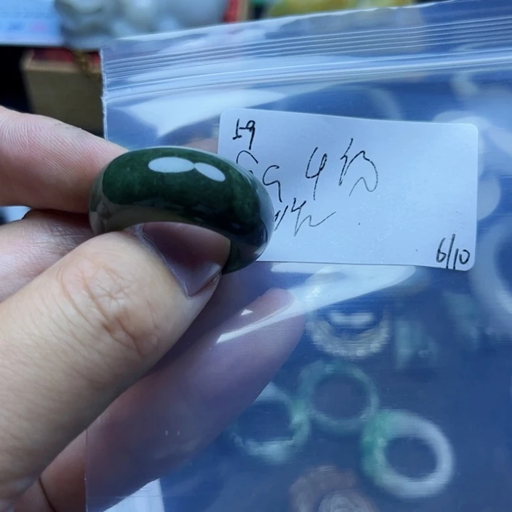 翡翠戒指未镶嵌翡翠