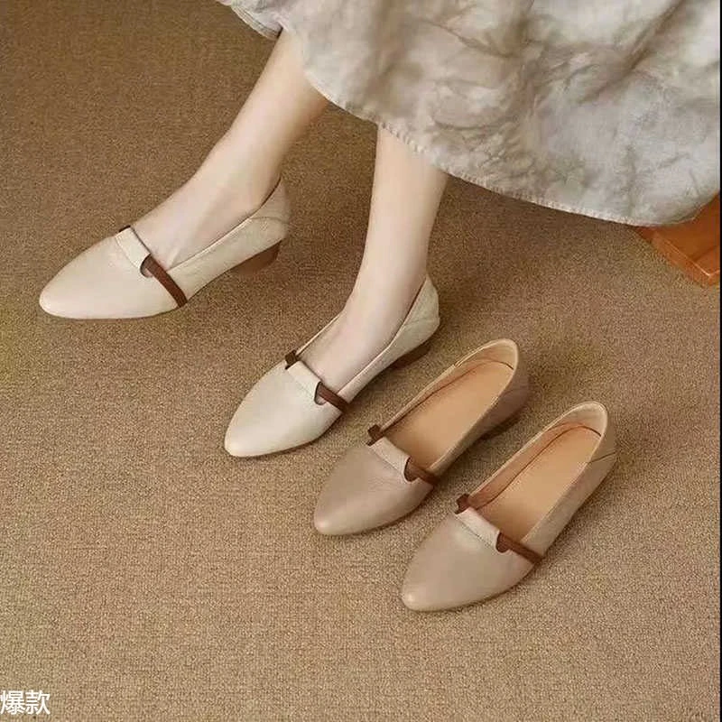 芸菲汇甄选女鞋2025新款法式复古浅口单鞋女士粗跟软皮尖头小皮鞋