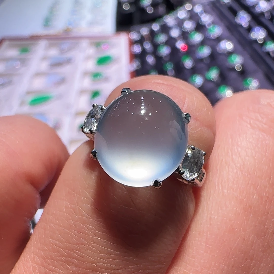 翡翠18K金镶嵌戒指