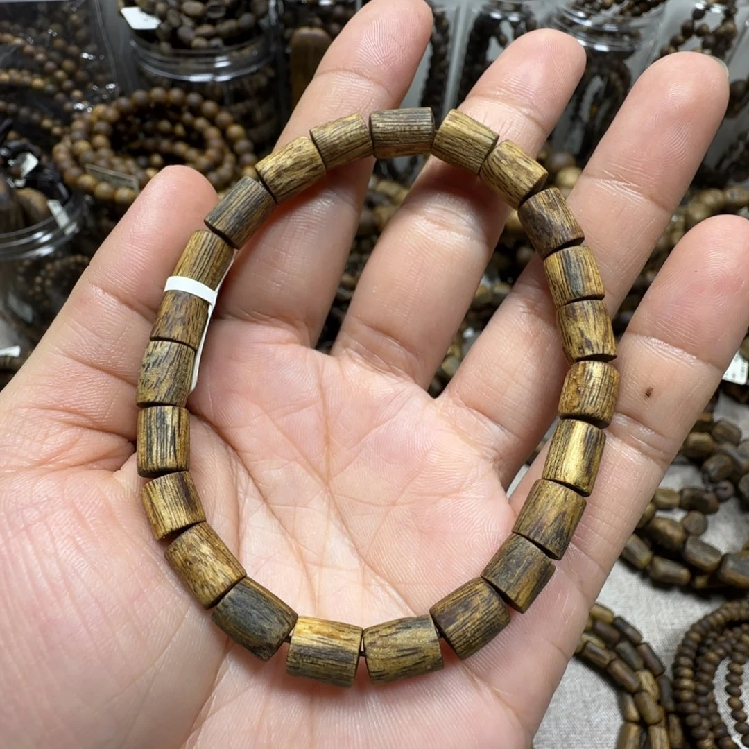 沉香手串乌身多样性发货一条卡6-4克